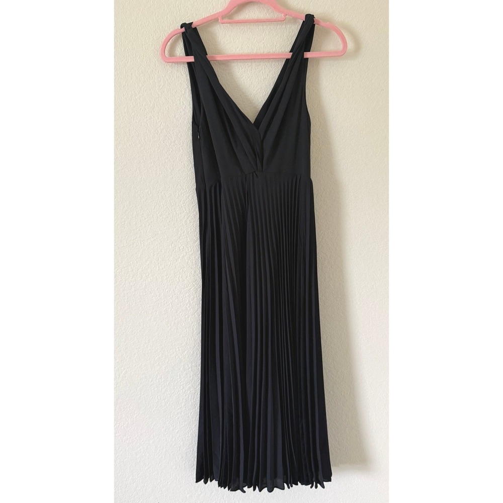 NWT Vince Twist Front Pleated Black V-Neck Midi Dress Size 8 Quiet Luxury - Picture 4 of 11